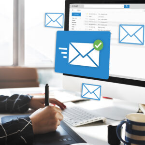 Instalación y configuración de correos corporativos